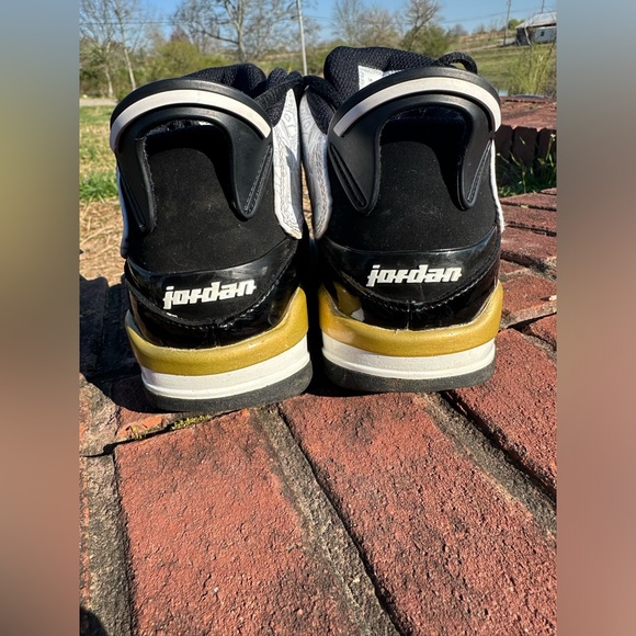 Black and gold jordans - Picture 2 of 6